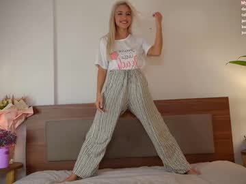 Nude cam girl peach_me image #275289