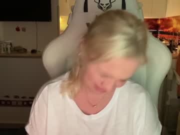 Nude cam girl kiradivine image #3963034