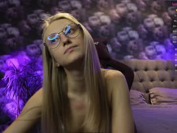 Nude cam girl angeellina image #3819308