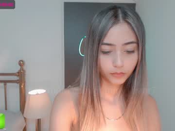 Nude cam girl gummy_bear7 image #847872