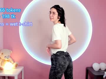 Nude cam girl _dreamgirlunicorn_ image #2407303