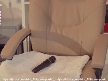 Nude cam girl mia_milagros image #2207400