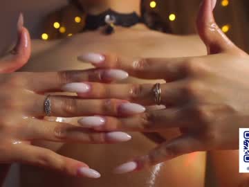 Nude cam girl helenmoors image #4763776