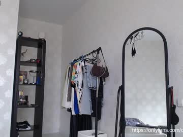 Nude cam girl _mllymoore_ image #2266681