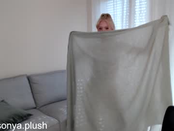 Nude cam girl sonyaplush image #1827847