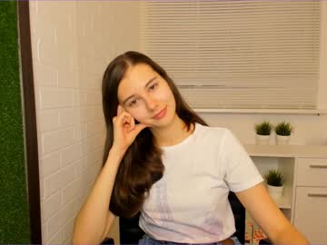 Nude cam girl carolineprise image #645212
