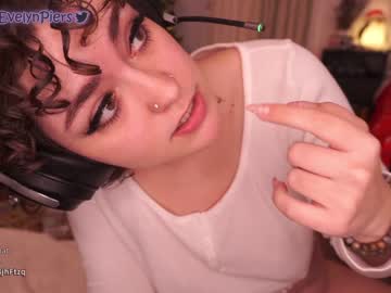 Nude cam girl evelynpiers image #3227116