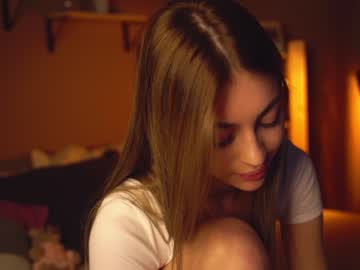 Nude cam girl cuteelsa_ image #5902142