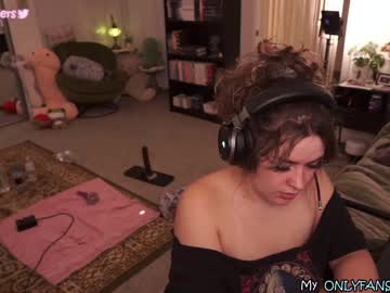 Nude cam girl evelynpiers image #4749871