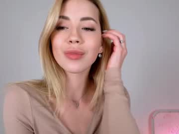 Nude cam girl emmi_rosee image #1429622