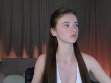 kelsiwest nude girls camming