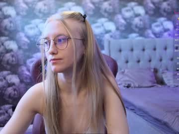 Nude cam girl angeellina image #4267159