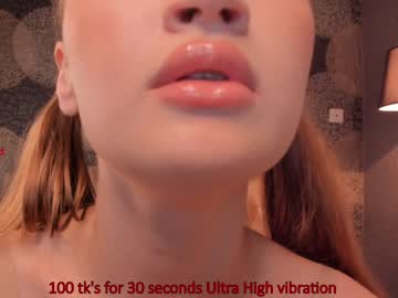 Nude cam girl crystalreves image #441138