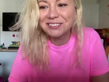 Nude cam girl kiradivine image #4560078