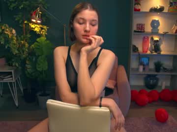 Nude cam girl little_dorothy_ image #1137612