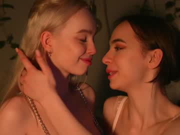 Nude cam girl mother__of__dragons image #5575154