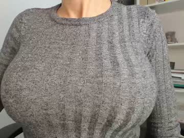 Nude cam girl eat_mee_out image #2103442