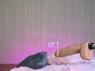 Nude cam girl queenelia image #6513057