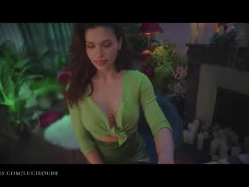 Nude cam girl lucieoude_ image #3336681