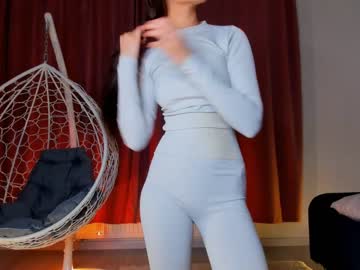 Nude cam girl emilybatee image #3976256