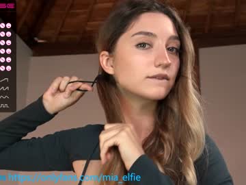 Nude cam girl mia_elfie image #5007369