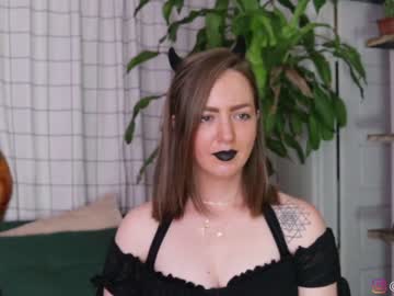 Nude cam girl maeveminx image #3706578