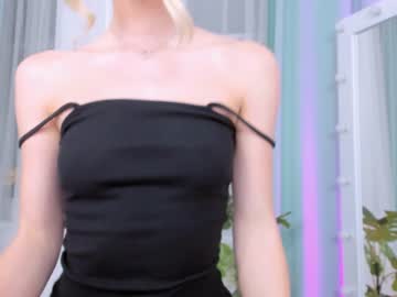 Nude cam girl emmi_rosee image #1494201