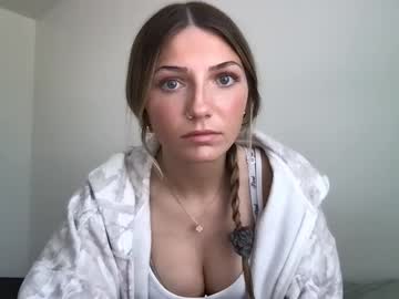 Nude cam girl emiefox2 image #7045319