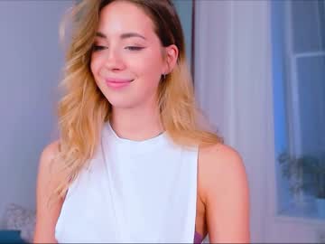 Nude cam girl emmi_rosee image #3445059