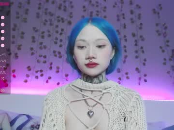 Nude cam girl le_chan image #3331923