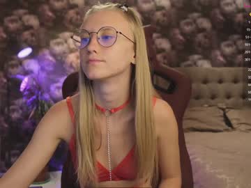 Nude cam girl angeellina image #2199245