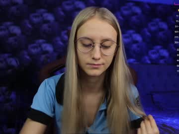 Nude cam girl angeellina image #3613124