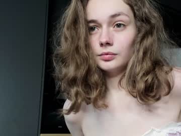Nude cam girl mxxnsxsul image #2462578