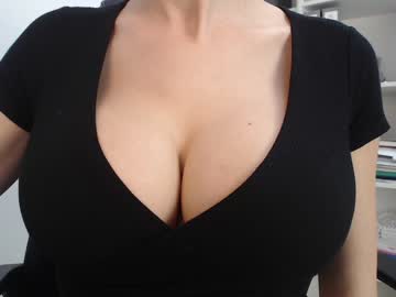 Nude cam girl eat_mee_out image #2139848