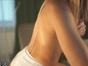 Nude cam girl _mirrra_ image #322553
