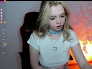 Nude cam girl small_blondee image #4138499