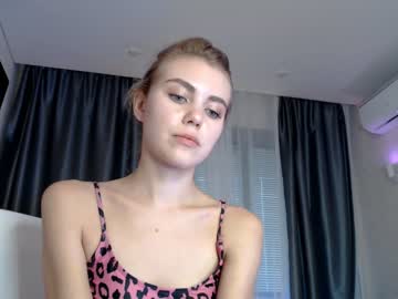 Nude cam girl amourvenenum image #2840669