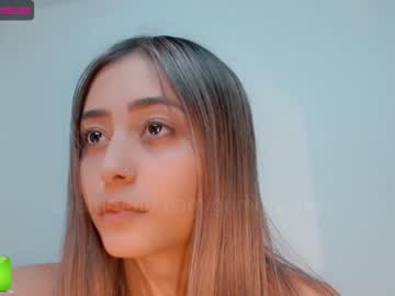 Nude cam girl gummy_bear7 image #976394