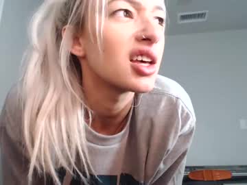 Nude cam girl miss_bee image #2911054