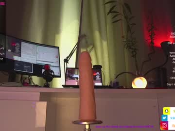 Nude cam girl kronniekray image #4645457