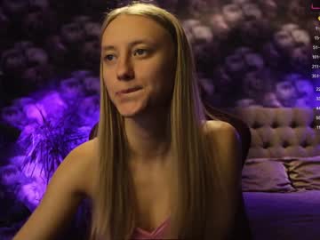 Nude cam girl angeellina image #3669437