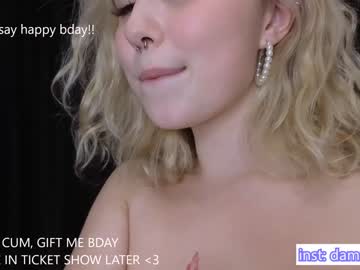 Nude cam girl lottie_shine image #5408412