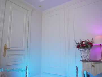 Nude cam girl emilia98xxx image #980997
