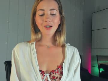 Nude cam girl emmi_rosee image #5521410