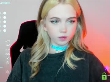 Nude cam girl small_blondee image #4130578