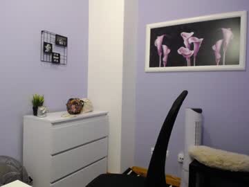 Nude cam girl camille_iam image #3394571