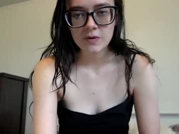 Nude cam girl hi_so_shy image #1610110