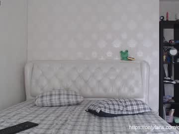 Nude cam girl _mllymoore_ image #2230513