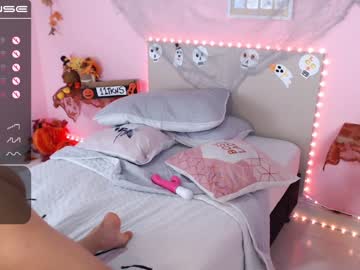 Nude cam girl little_effy18 image #304315