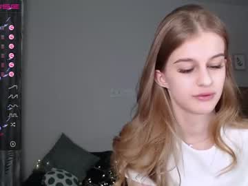 mila_cuteee nude girls camming